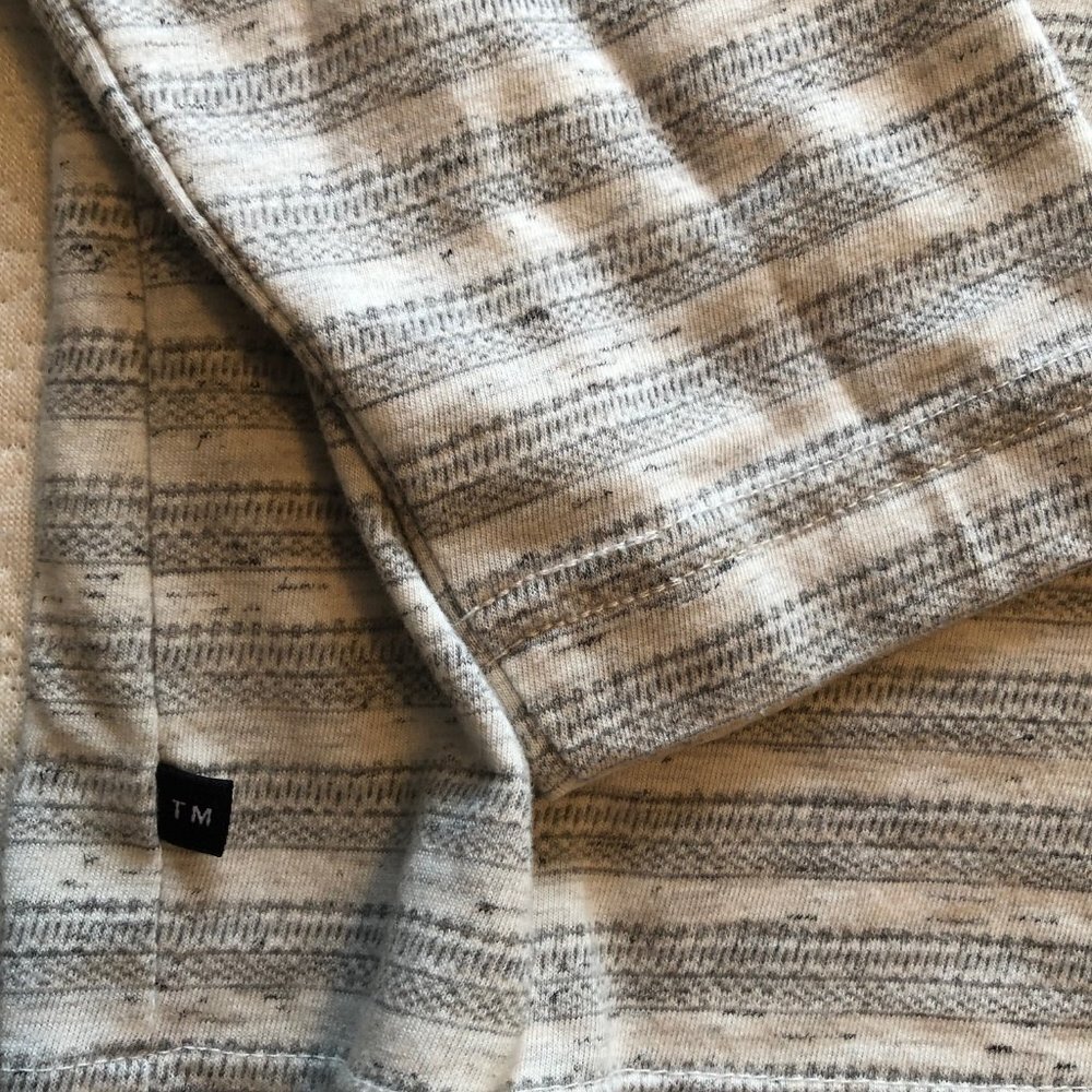 Travis Mathew Women Size Medium Gray 100% Cotton Crew Neck Long Sleeve Pullover - Picture 3 of 7